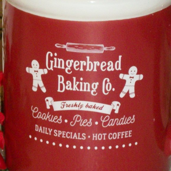 Gingerbread Baking Co. Oversize Red / White Mug 20 oz DesignPac Perfect NWOT - Picture 2 of 9
